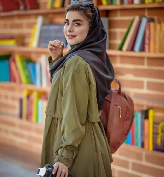 عکس دختر دانشجو