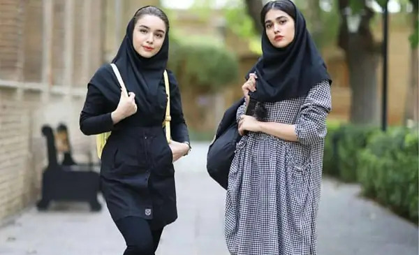 عکس دختر دانشجو
