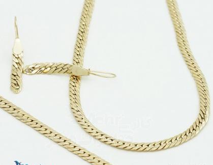 عکس گوشواره و گردنبند طلا