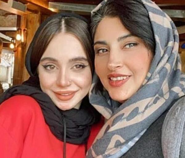 عکس نیکا فلاحی مادرش