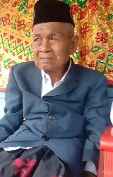 عکس مرد صد ساله