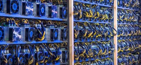 عکس دستگاه ماینر بیت کوین قیمت