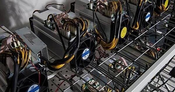 عکس دستگاه ماینر بیت کوین قیمت
