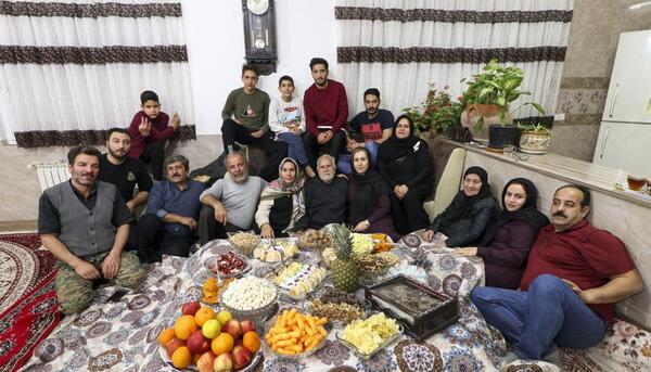 عکس شب یلدا خانواده های ایرانی