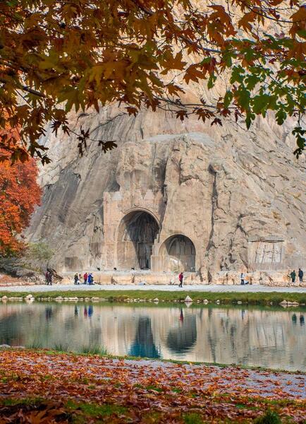 عکس نزدیک از طاق بستان
