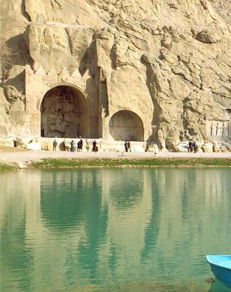 عکس نزدیک از طاق بستان