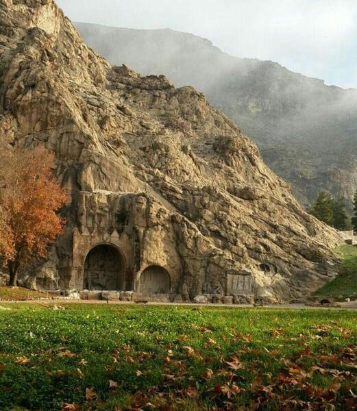 عکس نزدیک از طاق بستان