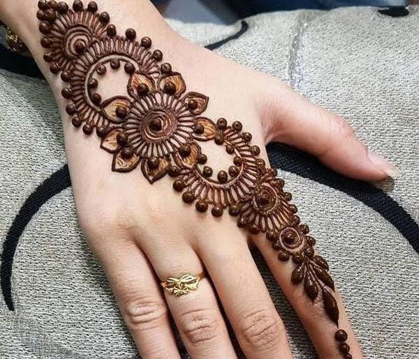 عکس دست عروس با حنا