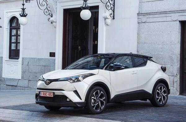 عکس ماشین تویوتا c-hr