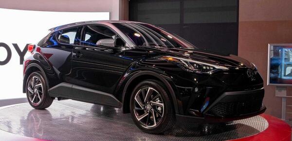 عکس ماشین تویوتا c-hr