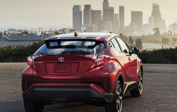 عکس ماشین تویوتا c-hr