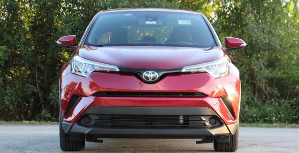 عکس ماشین تویوتا c-hr