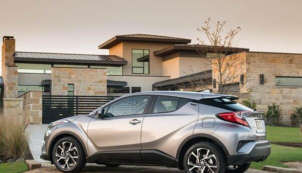 عکس ماشین تویوتا c-hr