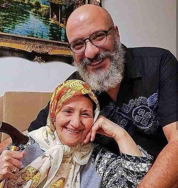 عکس علیرضا جعفری و مادرش