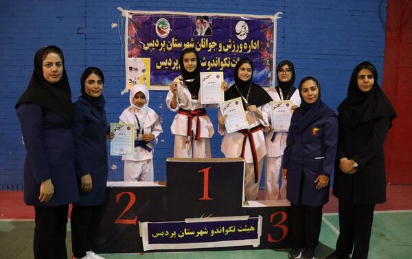 عکس ثنا ایزدی