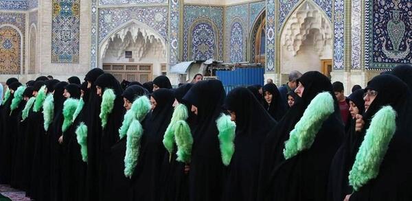 عکس حرم امام رضا زن