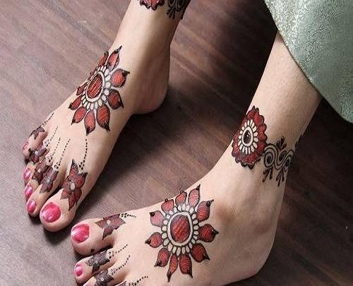 عکس طراحی حنا روی دست و پا