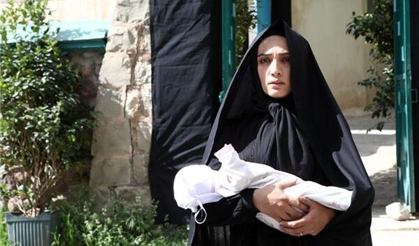 عکس اکبر زنجانپور در تنهایی لیلا