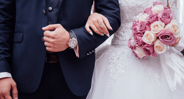 عکس عروس و داماد عاشقانه در بغل هم
