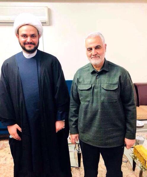 عکس ایستاده سردار سلیمانی
