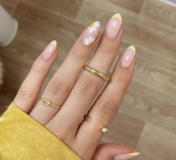 عکس کاشت ناخن گل بابونه