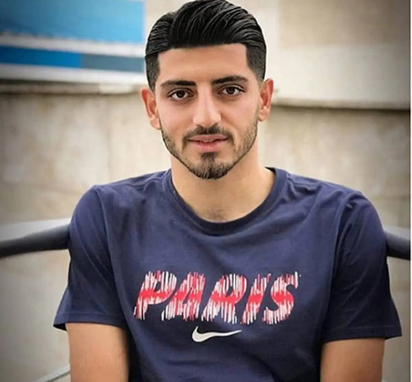 عکس مهدی ترابی با جام