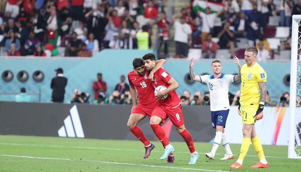عکس مهدی ترابی با جام