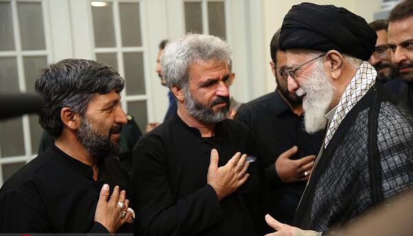 عکس شهید حججی با خانواده