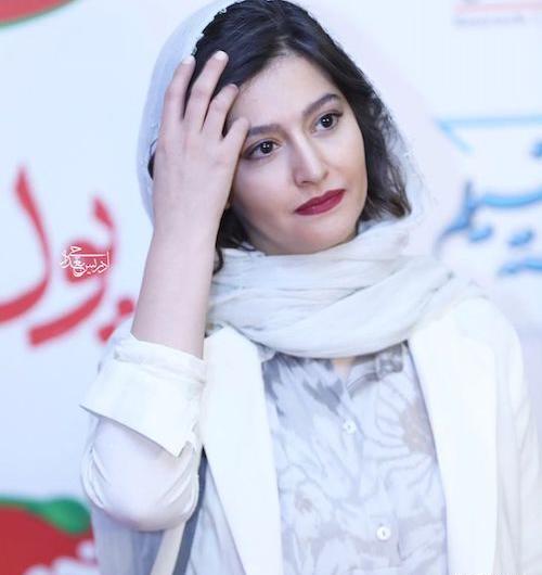 عکس دیانا رحیمی با لباس بنفش