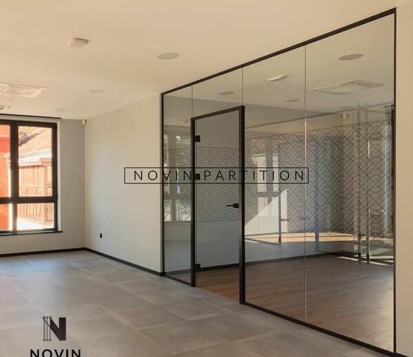 عکس پارتیشن شیشه ای