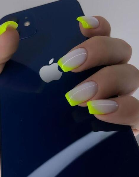عکس مدل ناخن کوتاه گلدونی