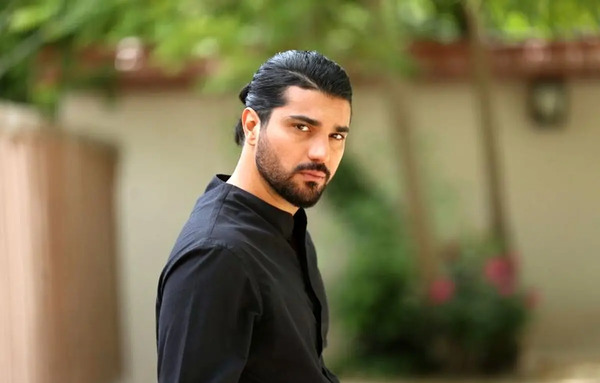 عکس زن سینا مهراد