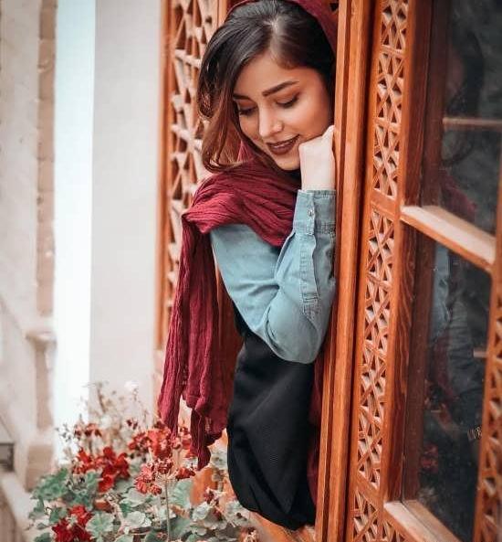 عکس خنده دختر زیبا برای پروفایل