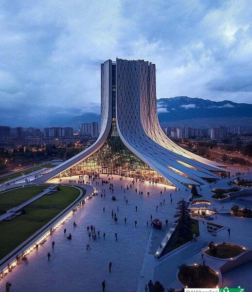 عکس میدان آزادی یزد