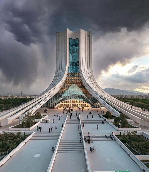 عکس میدان آزادی یزد