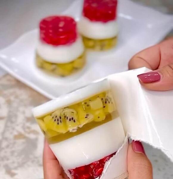 عکس ژله در لیوان یکبار مصرف