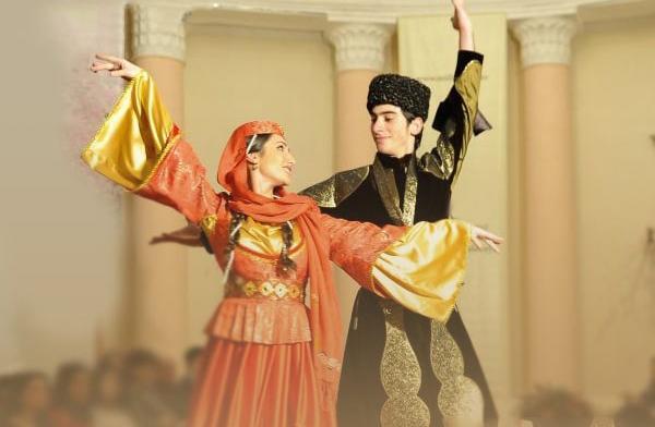 عکس لباس آذری مردانه