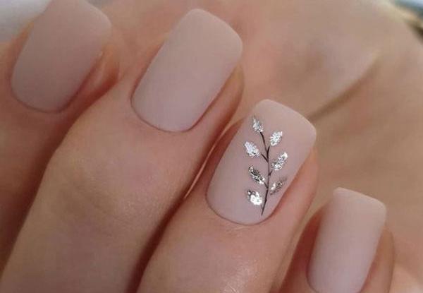عکس کاشت ناخن کارمندی
