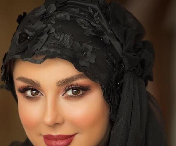 عکس نیوشا ضیغمی با توربان