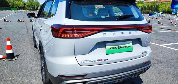 عکس ماشین fownix tiggo8prohybrid
