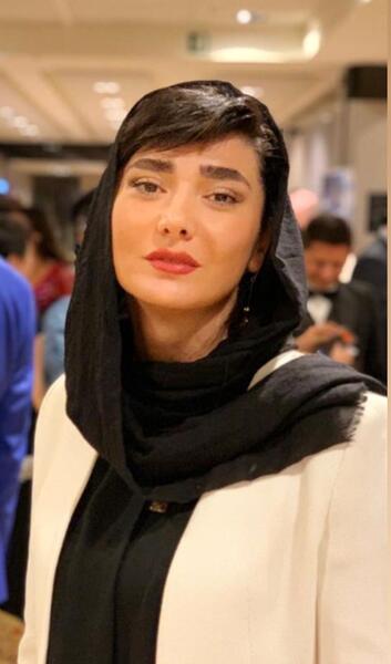 عکس سلفی مینا وحید