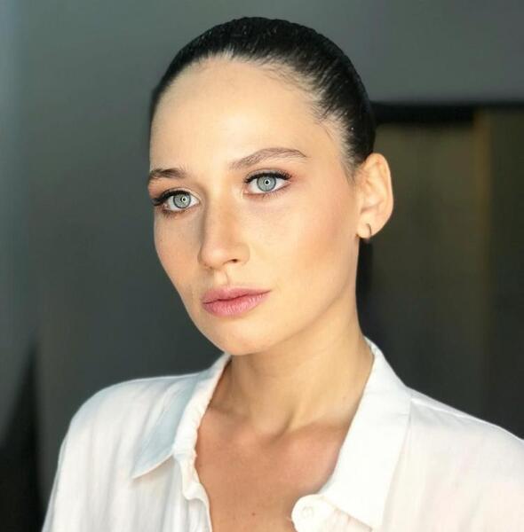 عکس بازیگر نقش هولیا یامان