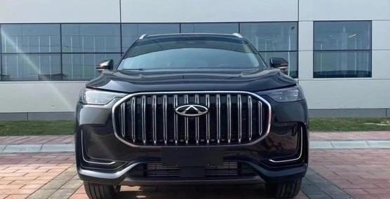 عکس ماشین چری شاسی بلند مشکی