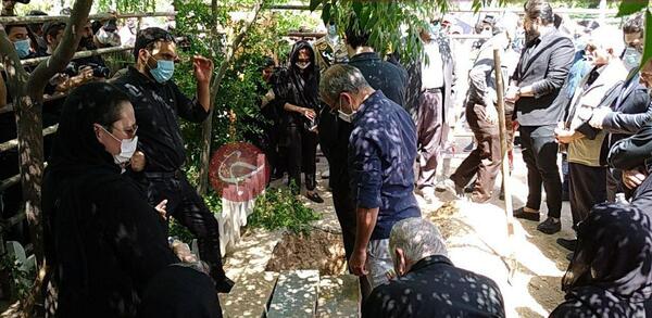 عکس مراسم خاکسپاری محمدعلی کشاورز