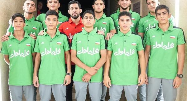 عکس رهبر روی پیراهن کشتی گیر اوکراینی