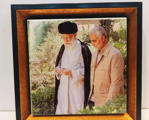 قاب عکس حاج قاسم سلیمانی
