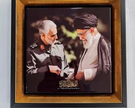 قاب عکس حاج قاسم سلیمانی