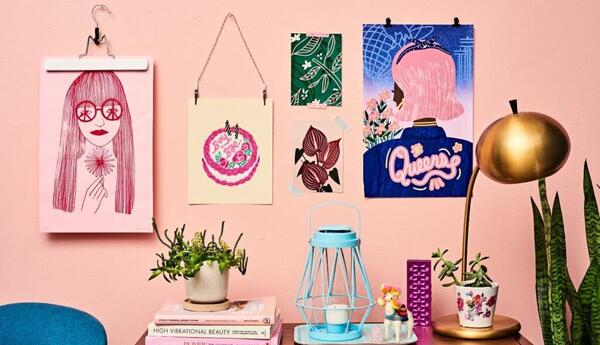 عکس ایده برای چسباندن نقاشی روی دیوار