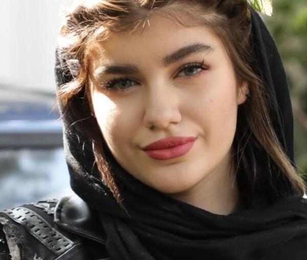 عکس مادر دیانا رحیمی و نیکا فلاحی