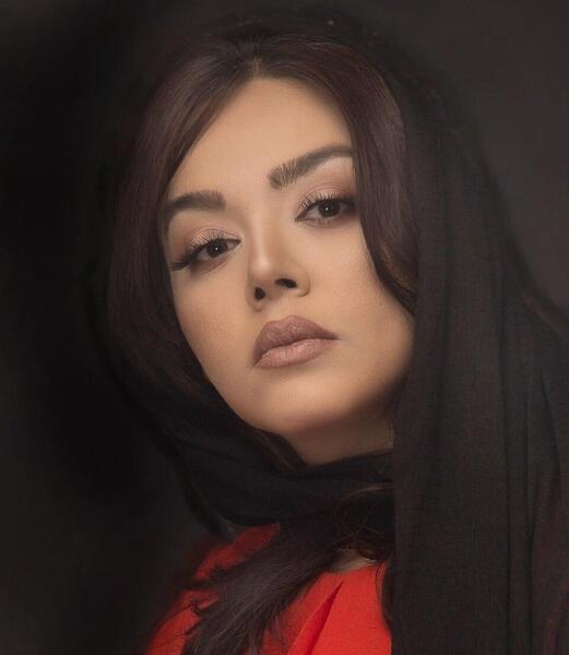 عکس با حجاب الناز قاسمی